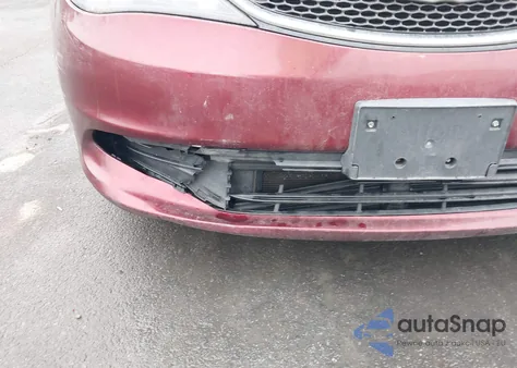 2017 Chrysler Pacifica Touring z USA, uszkodzony, nr VIN 2C4RC1DG3HR703122